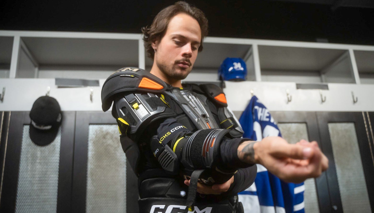 CCM Tacks vs. JetSpeed Protective Comparison Ice Warehouse