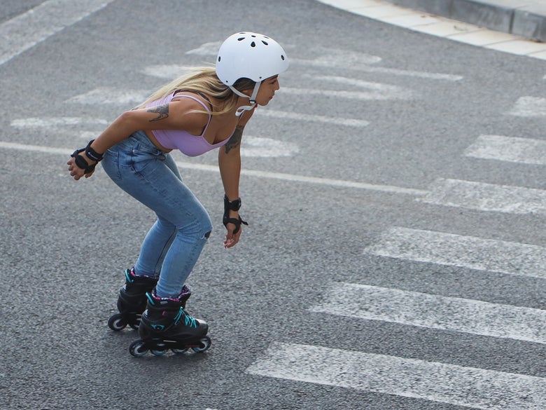 Javi riding on the Rollerblade RB Cruiser Women's Skates